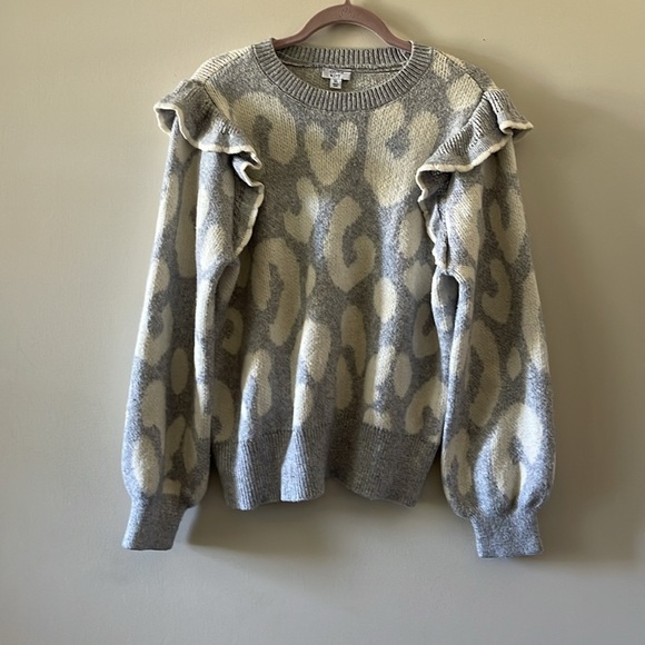 Crown & Ivy Long Sleeve Ruffle Animal Print Sweater SZ XL - Picture 4 of 7
